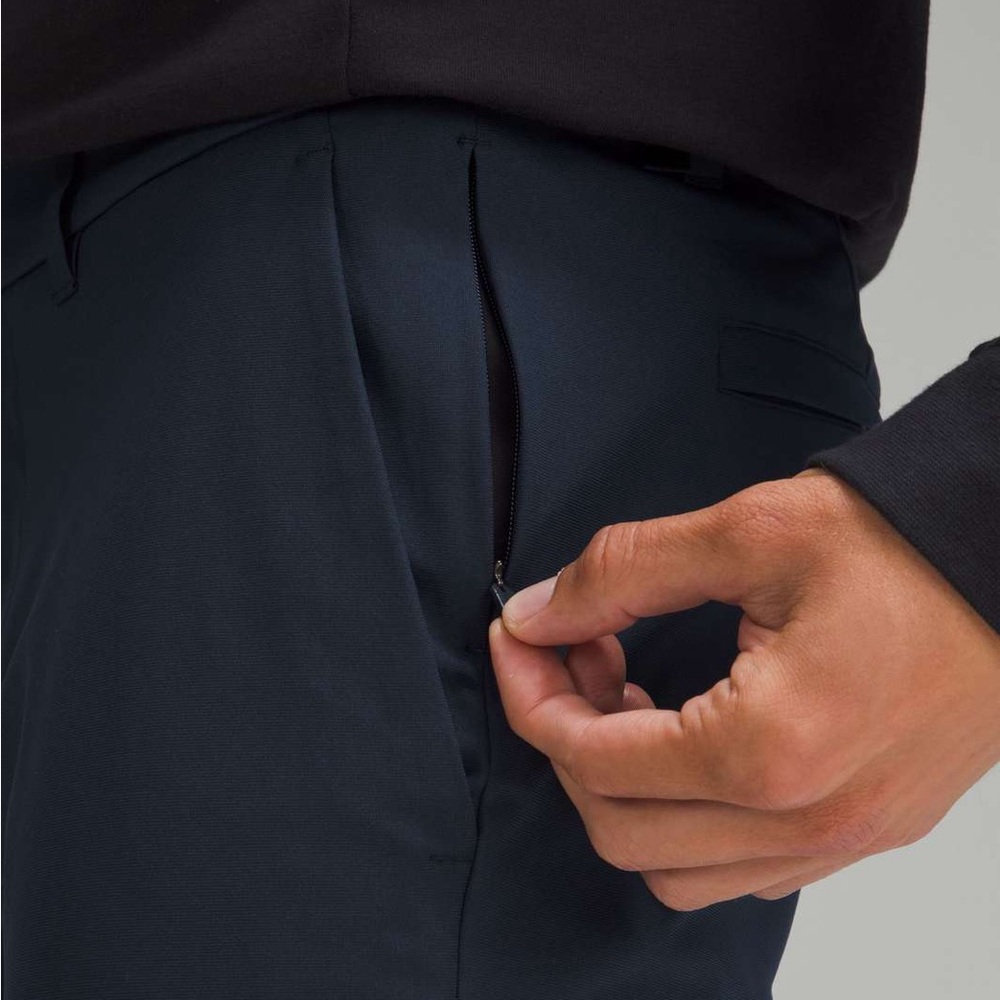 Lululemon Men’s ABC Slim-Fit Trouser 32" *Warpstreme
True Navy Blue
Size 34 - Picture 14 of 15